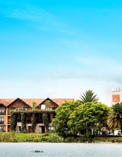 Radisson Hotel Tamboho Waterfront Antana