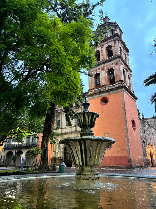The Jardin de San Francisco, with its church and fountain, is just one of many public squares in San Luis Potosí. The Jardin de San Francisco, with its church and fountain, is just one of many public squares in San Luis Potosí.